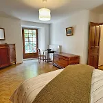 Les Glycines - Maison Familiale Avec Jardin, Entre Nature Et Confort