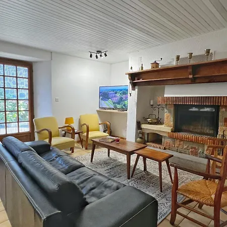 Les Glycines - Maison Familiale Avec Jardin, Entre Nature Et Confort Jou-sous-Monjou