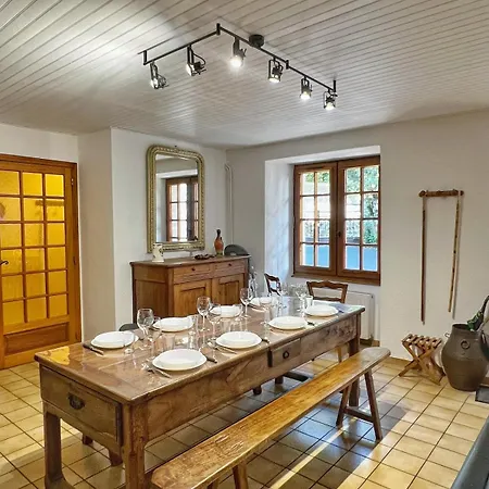 Semesterbostad Les Glycines - Maison Familiale Avec Jardin, Entre Nature Et Confort *