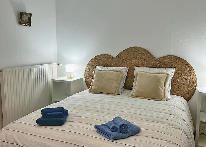 Dom wakacyjny Les Glycines - Maison Familiale Avec Jardin, Entre Nature Et Confort *