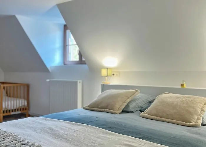 Dom wakacyjny Les Glycines - Maison Familiale Avec Jardin, Entre Nature Et Confort *