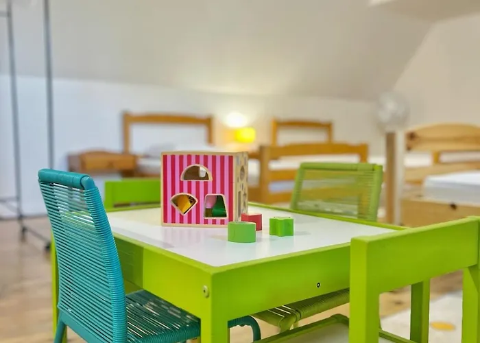 Les Glycines - Maison Familiale Avec Jardin, Entre Nature Et Confort *